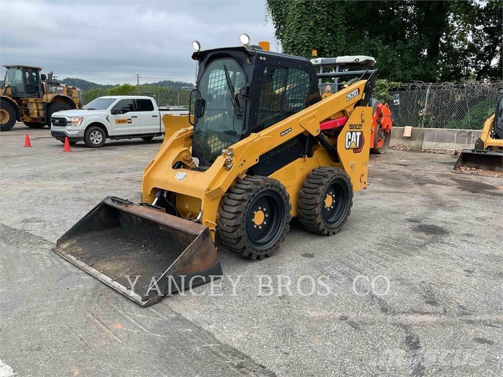 CAT 262D3 لوادر انزلاقية التوجيه