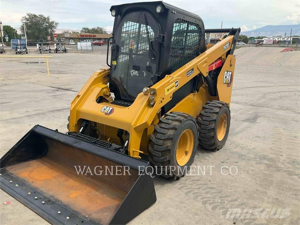 CAT 262D3 لوادر انزلاقية التوجيه