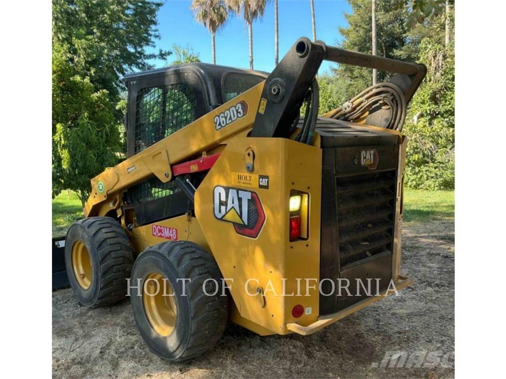 CAT 262D3 لوادر انزلاقية التوجيه