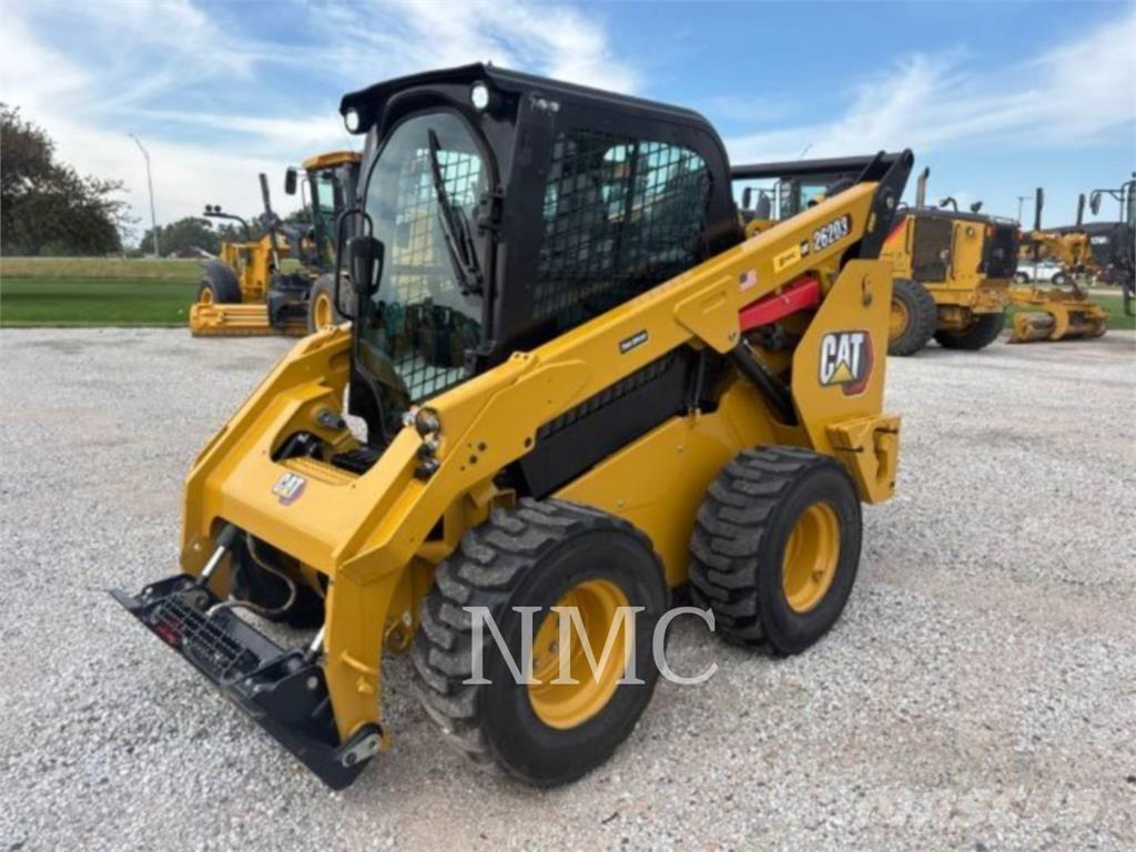 CAT 262D3 لوادر انزلاقية التوجيه