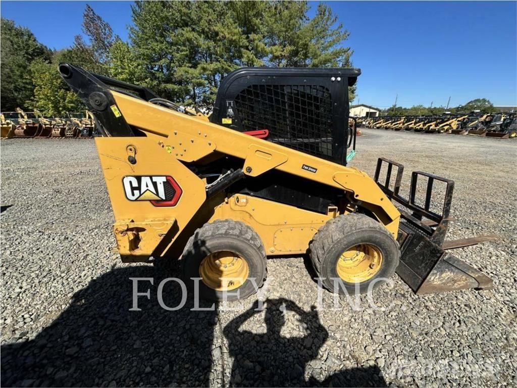 CAT 262D3 لوادر انزلاقية التوجيه