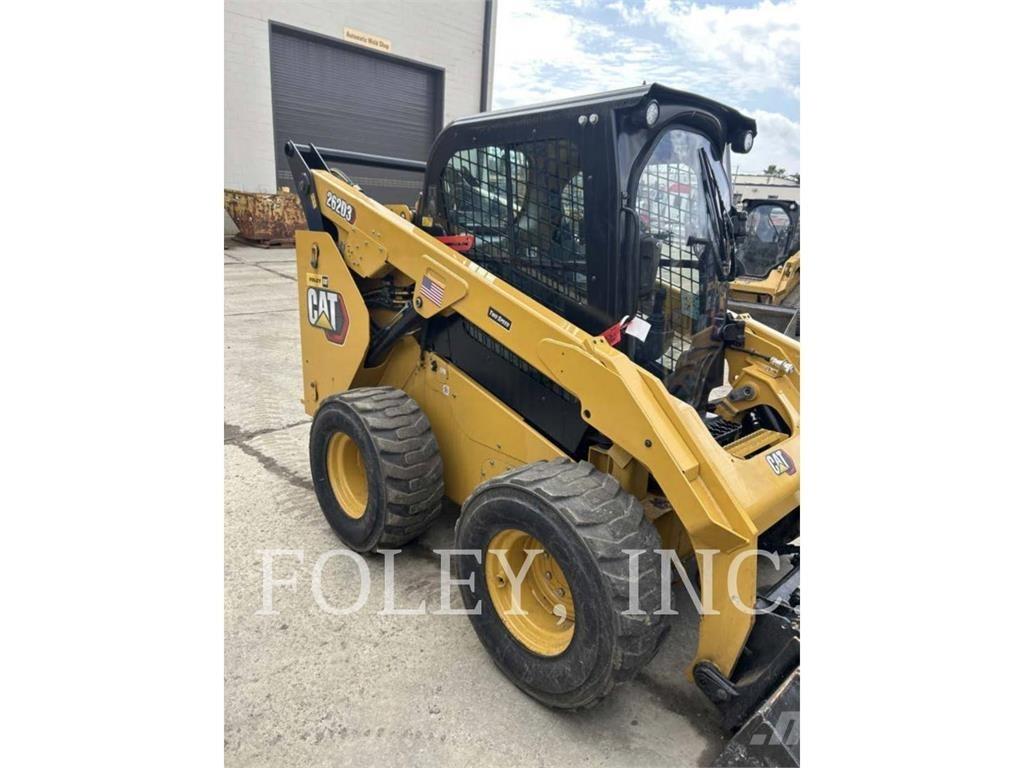 CAT 262D3 لوادر انزلاقية التوجيه