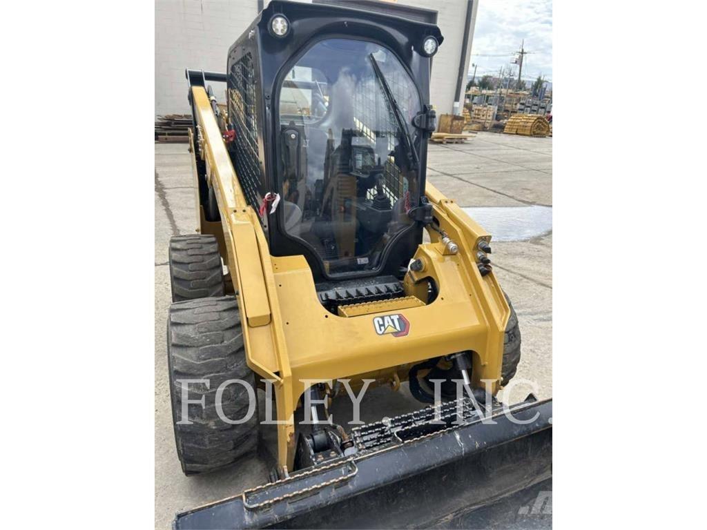 CAT 262D3 لوادر انزلاقية التوجيه