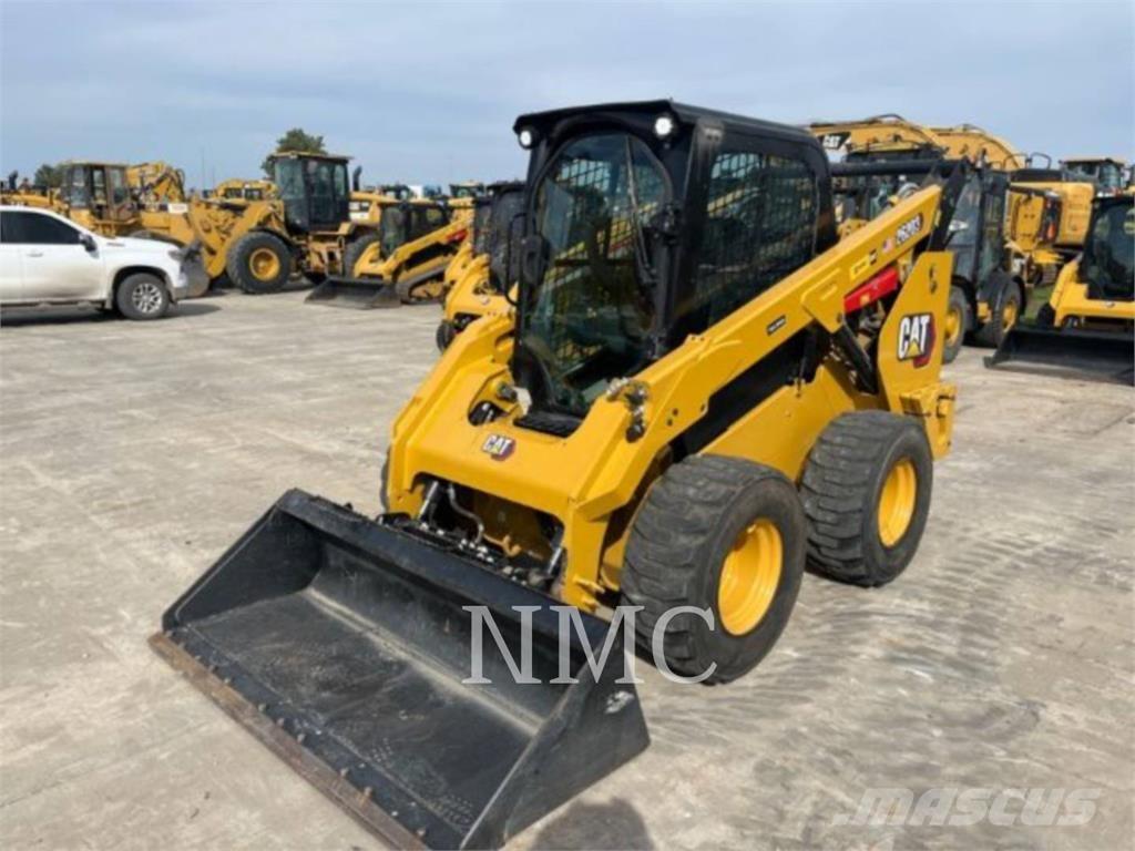 CAT 262D3 لوادر انزلاقية التوجيه