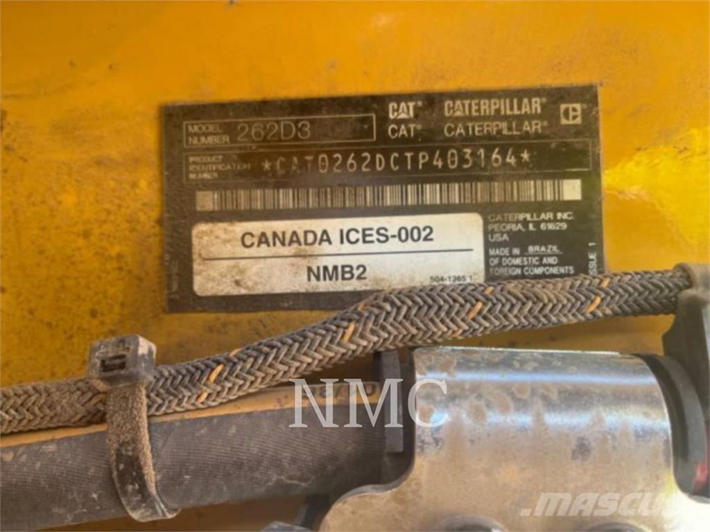 CAT 262D3 لوادر انزلاقية التوجيه
