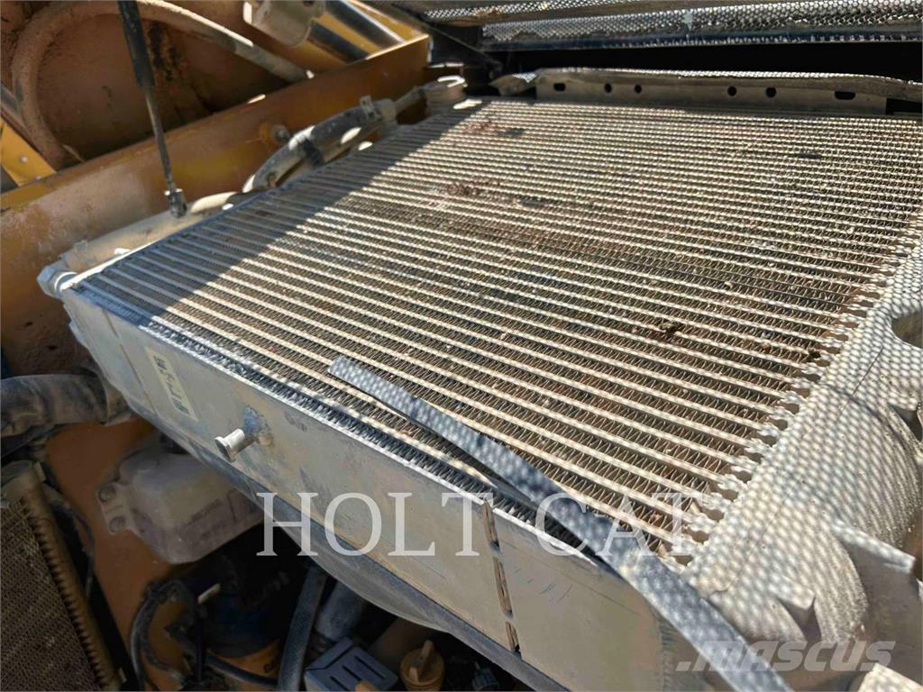 CAT 262D3 لوادر انزلاقية التوجيه