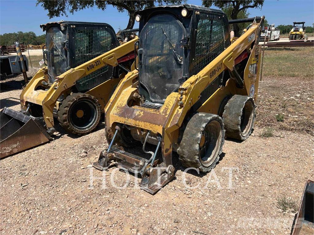 CAT 262D3 لوادر انزلاقية التوجيه