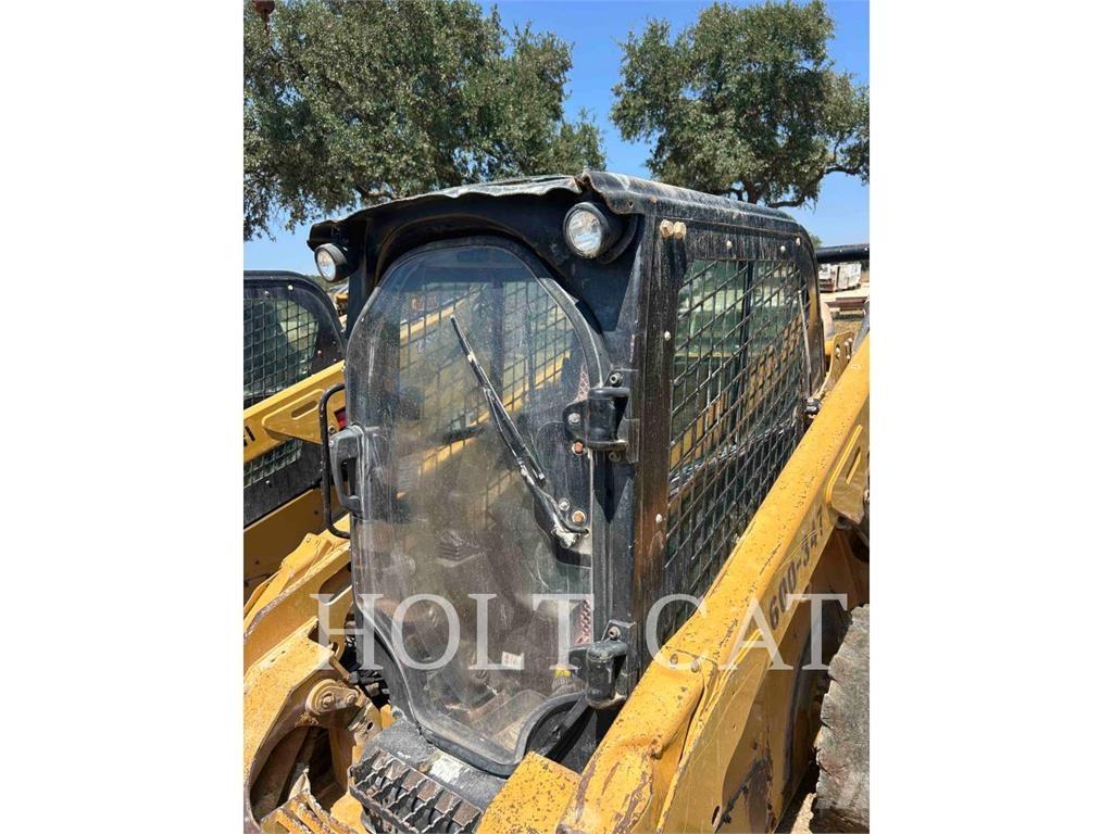CAT 262D3 لوادر انزلاقية التوجيه