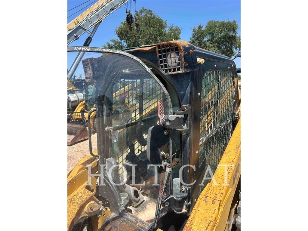 CAT 262D3 لوادر انزلاقية التوجيه