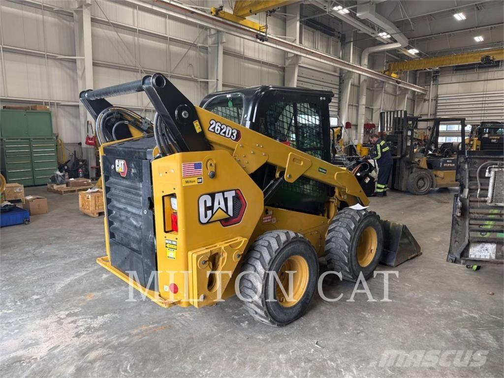 CAT 262D3 لوادر انزلاقية التوجيه