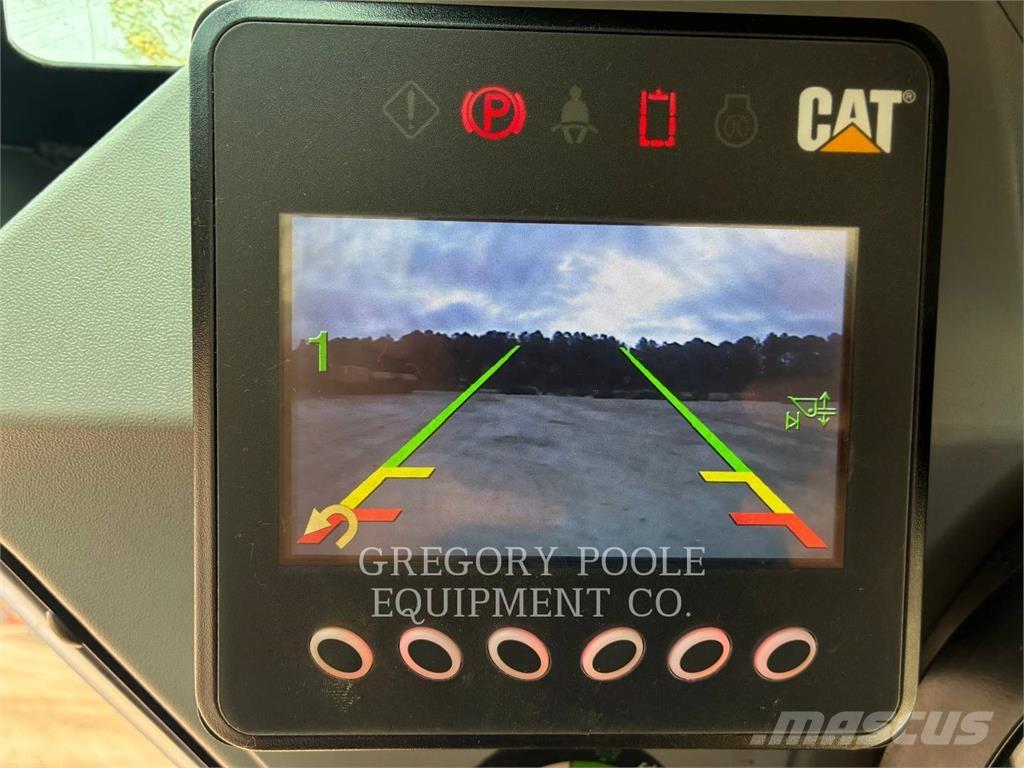 CAT 262D3 لوادر انزلاقية التوجيه