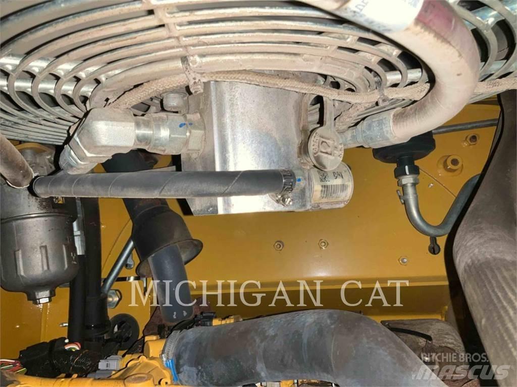 CAT 262D3 A2HQR لوادر انزلاقية التوجيه