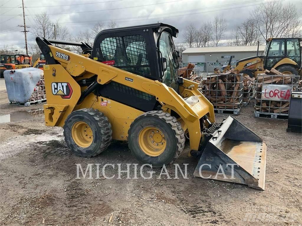 CAT 262D3 A2Q لوادر انزلاقية التوجيه