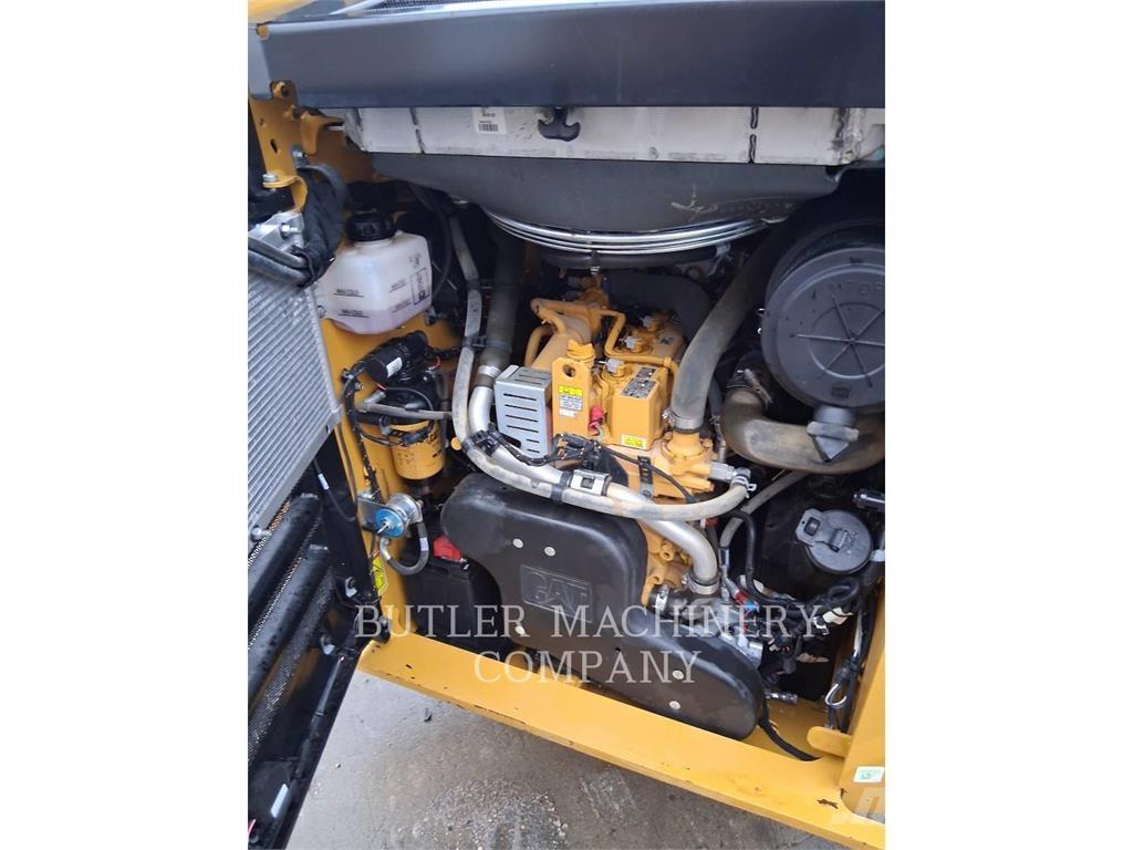 CAT 262D3 C3H2 لوادر انزلاقية التوجيه