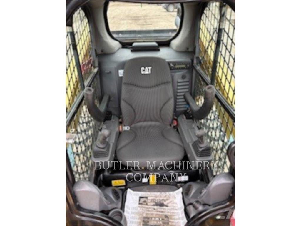 CAT 262D3 C3H2 لوادر انزلاقية التوجيه