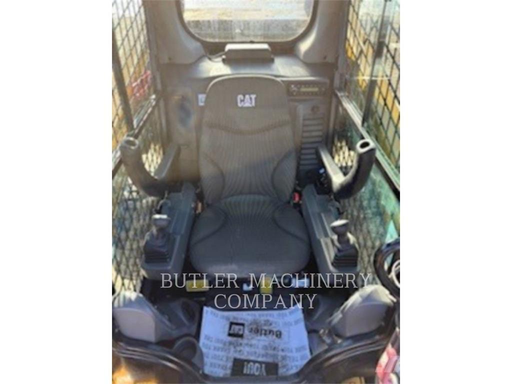 CAT 262D3 C3H3 لوادر انزلاقية التوجيه