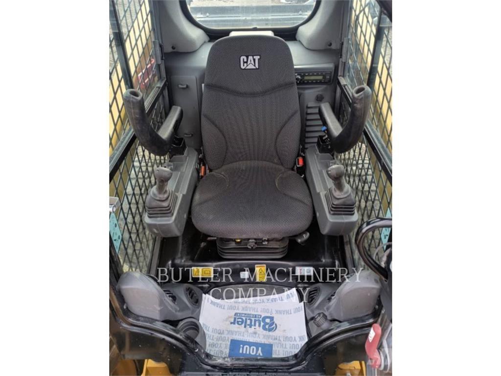 CAT 262D3 C3H3 لوادر انزلاقية التوجيه