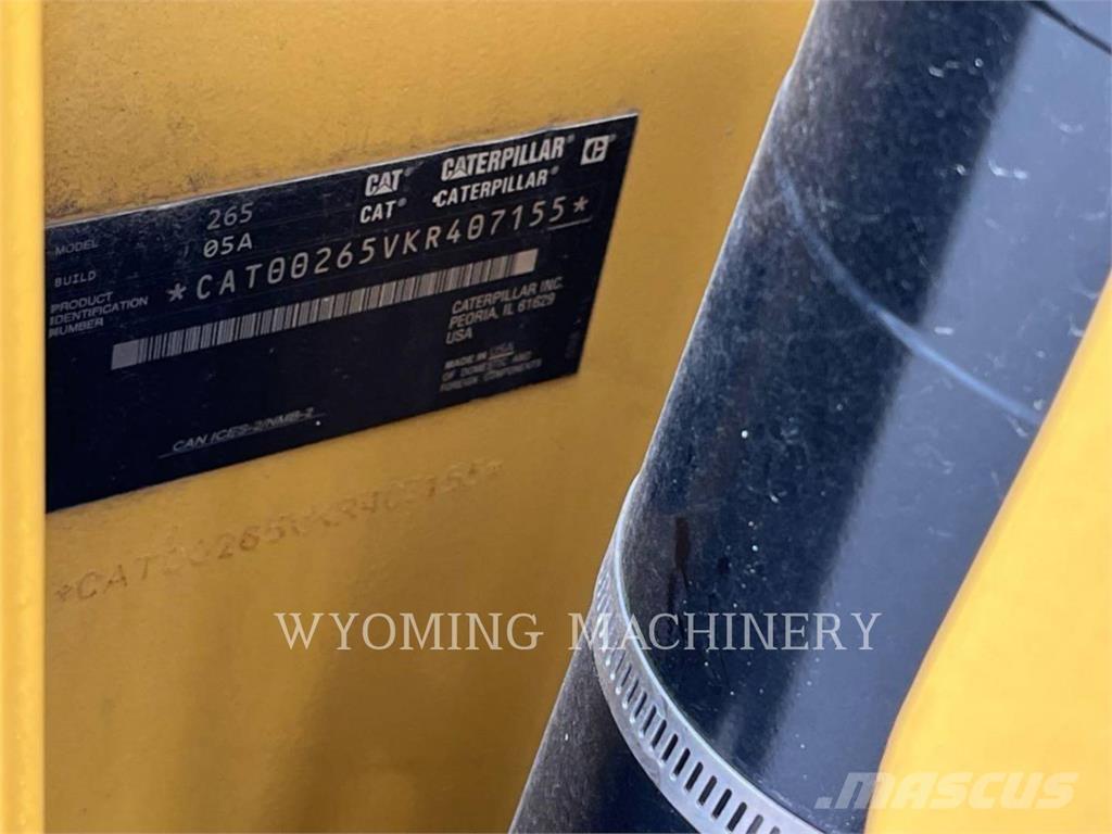 CAT 265 لوادر انزلاقية التوجيه