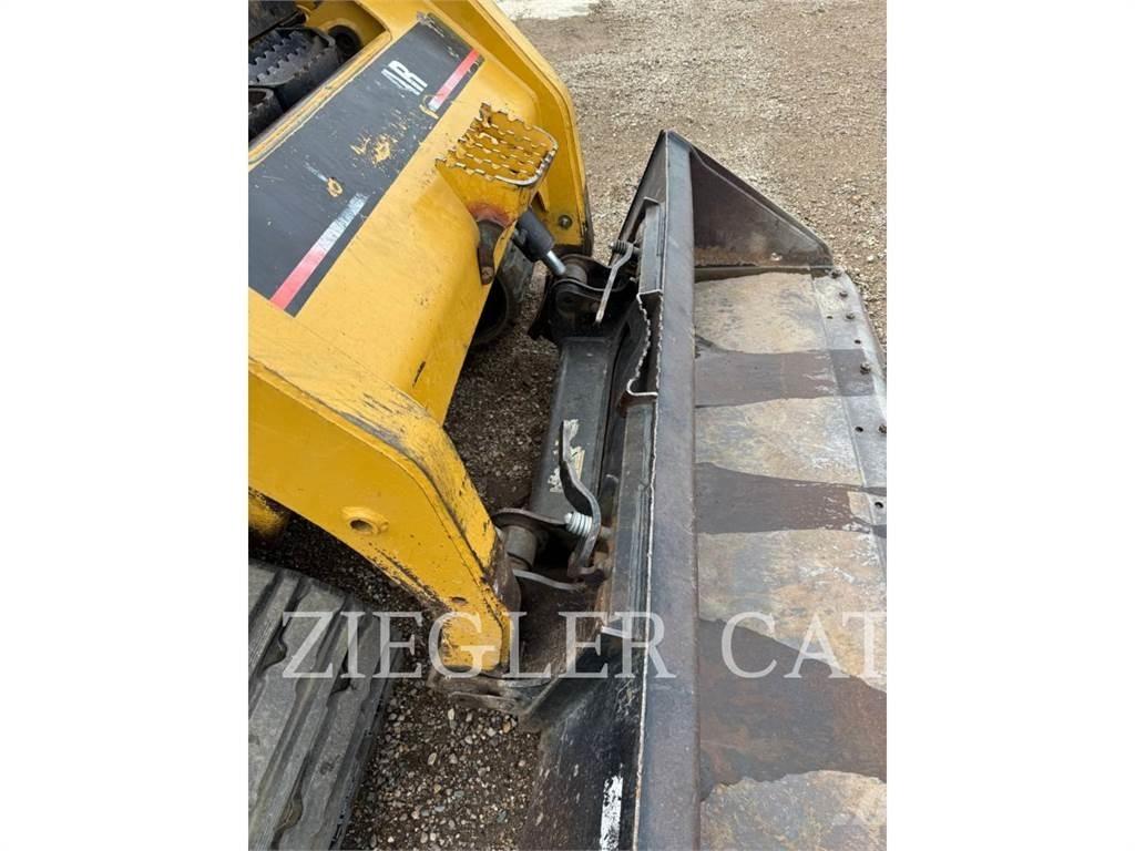 CAT 267 لوادر زحافة