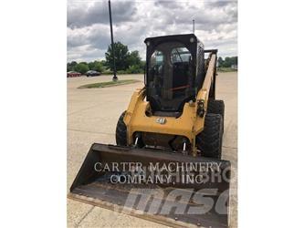 CAT 272 لوادر انزلاقية التوجيه