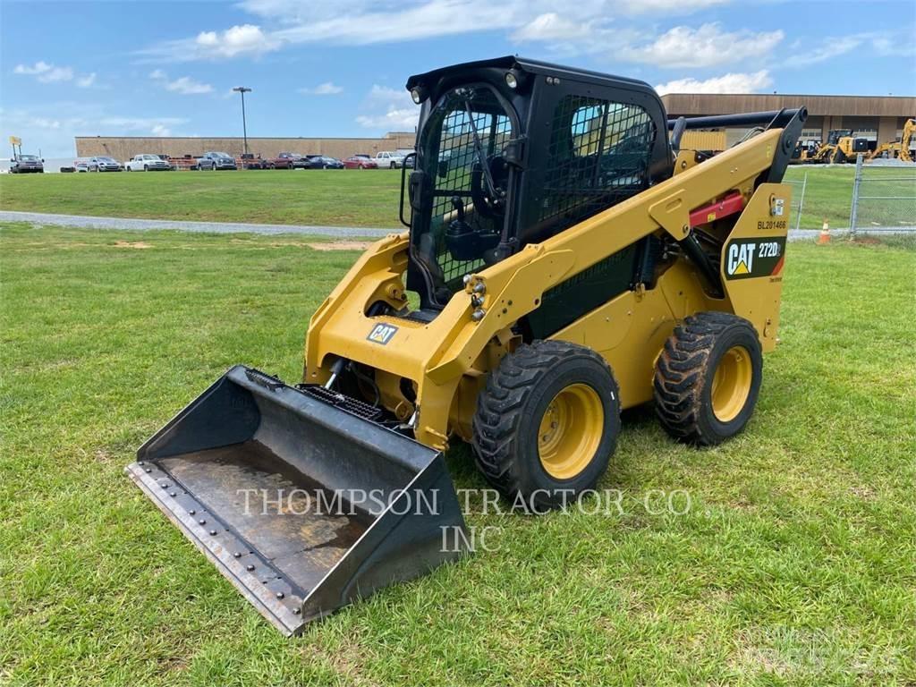 CAT 272 D 2 لوادر انزلاقية التوجيه