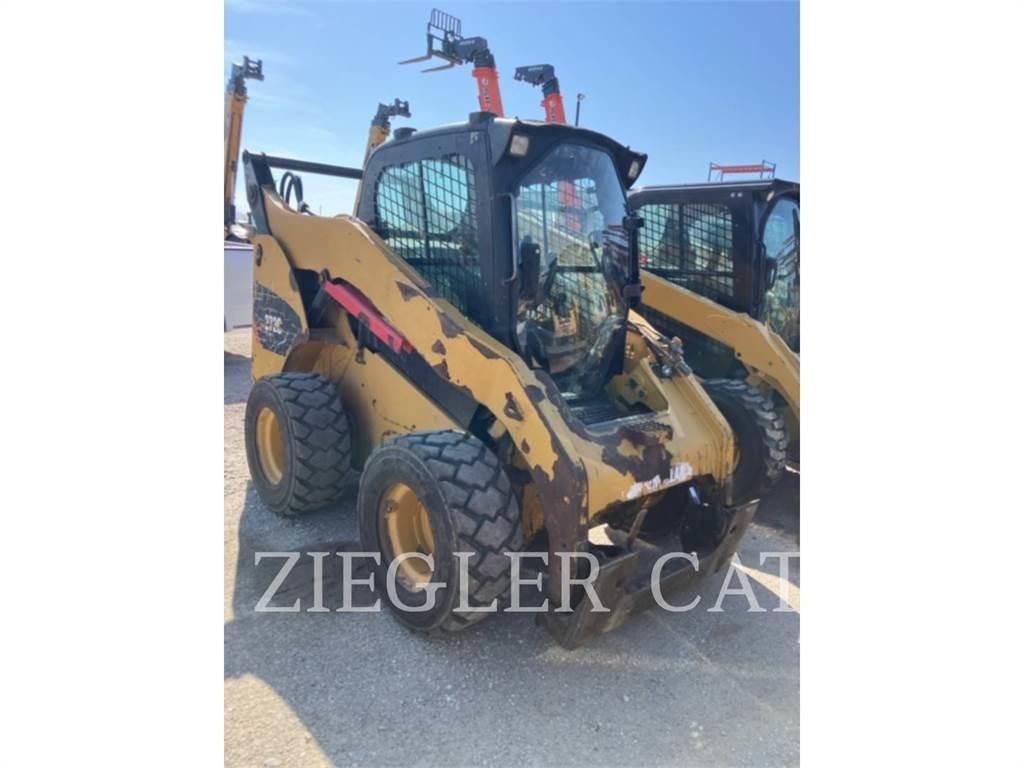 CAT 272C لوادر انزلاقية التوجيه