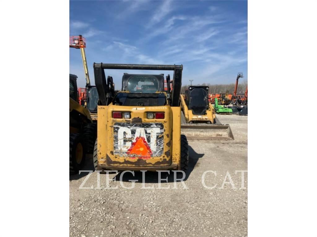 CAT 272C لوادر انزلاقية التوجيه