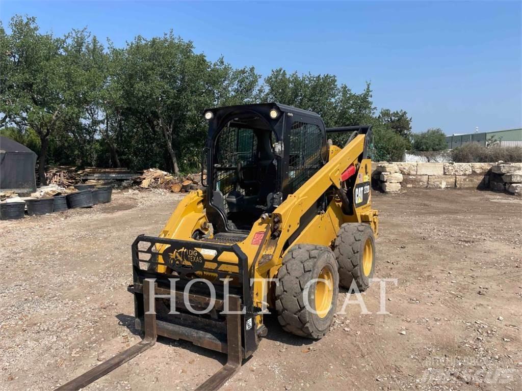 CAT 272D لوادر انزلاقية التوجيه