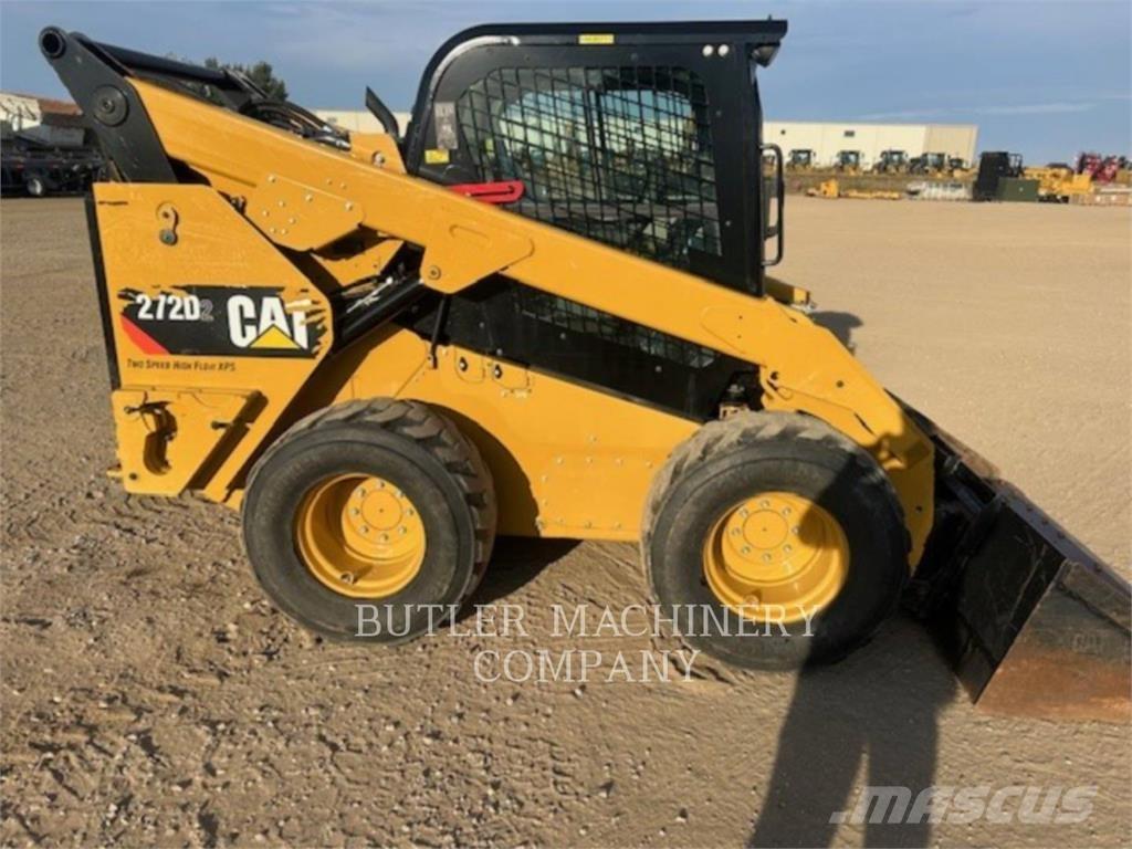 CAT 272D لوادر انزلاقية التوجيه