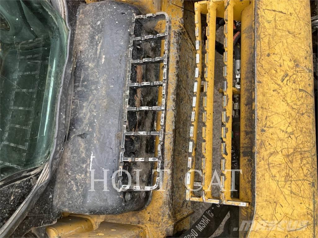 CAT 272D CAB لوادر بعجل