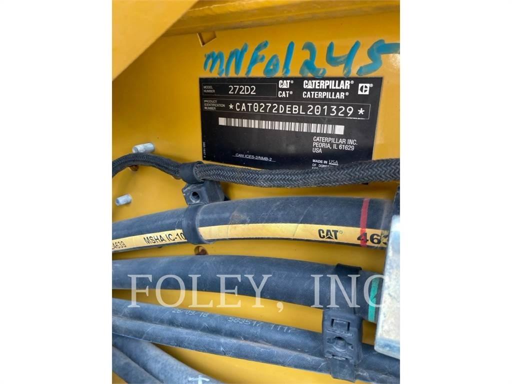 CAT 272D2 لوادر انزلاقية التوجيه