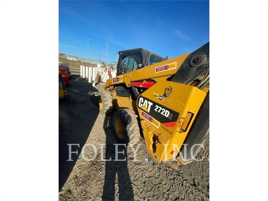 CAT 272D2 لوادر انزلاقية التوجيه