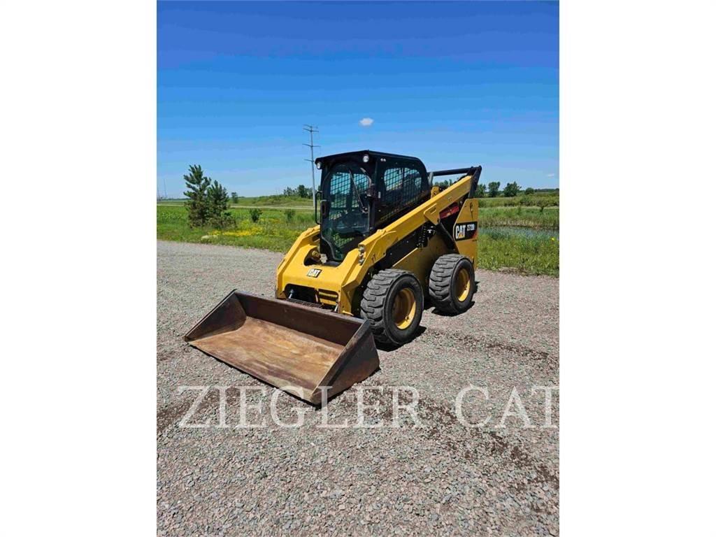 CAT 272D2 لوادر انزلاقية التوجيه