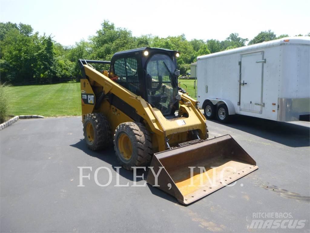 CAT 272D2 لوادر انزلاقية التوجيه