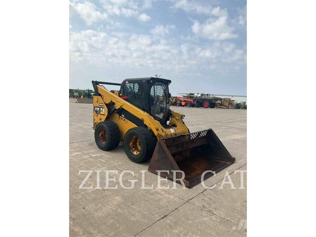 CAT 272D2 لوادر انزلاقية التوجيه