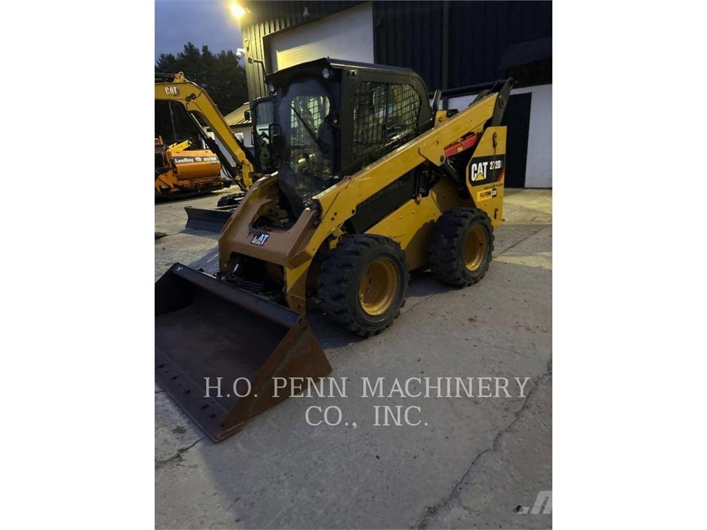 CAT 272D2 لوادر انزلاقية التوجيه