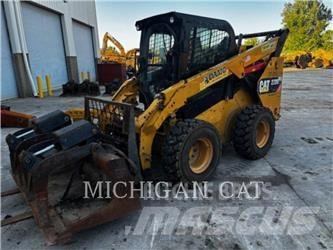 CAT 272D2 A2HQ لوادر انزلاقية التوجيه