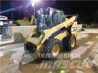 CAT 272D2 XHP لوادر انزلاقية التوجيه