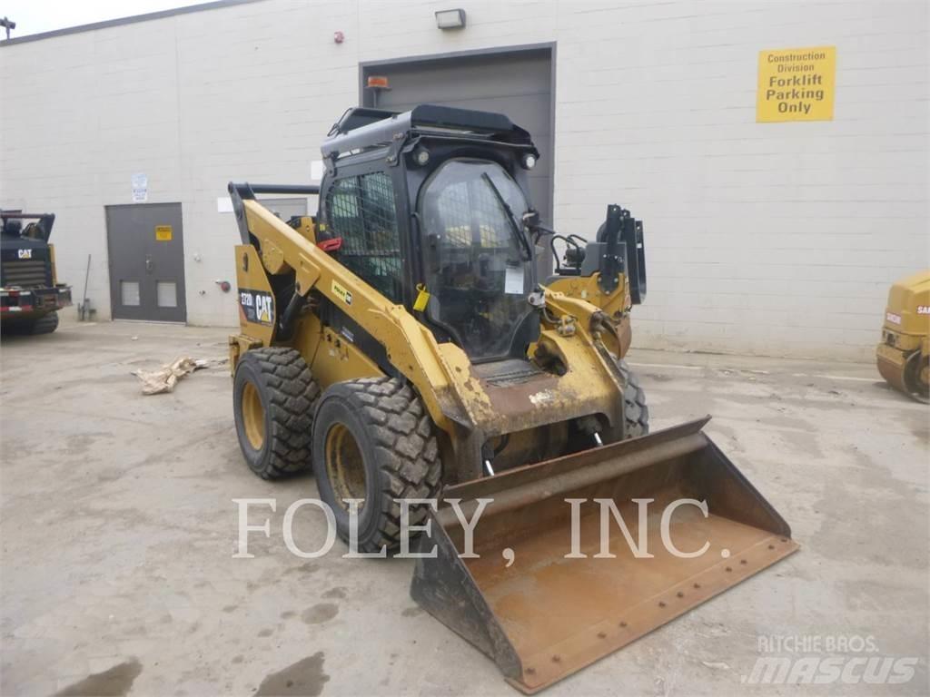 CAT 272D2XHP لوادر انزلاقية التوجيه