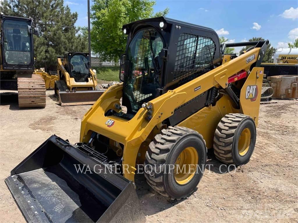 CAT 272D3 لوادر انزلاقية التوجيه