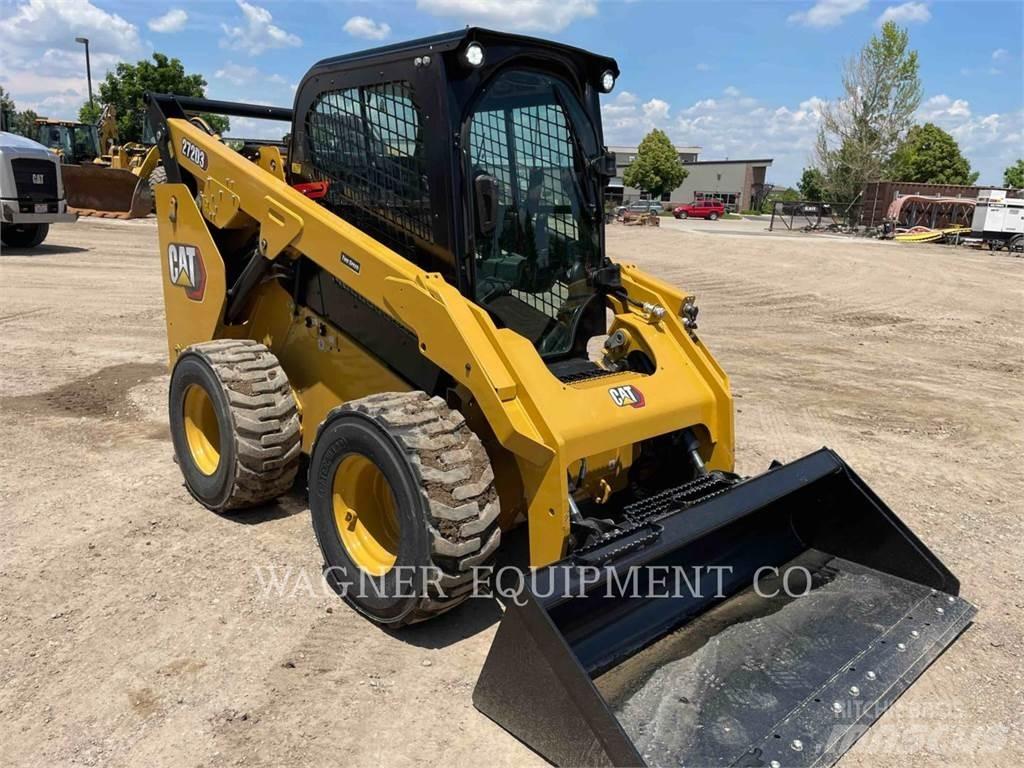CAT 272D3 لوادر انزلاقية التوجيه