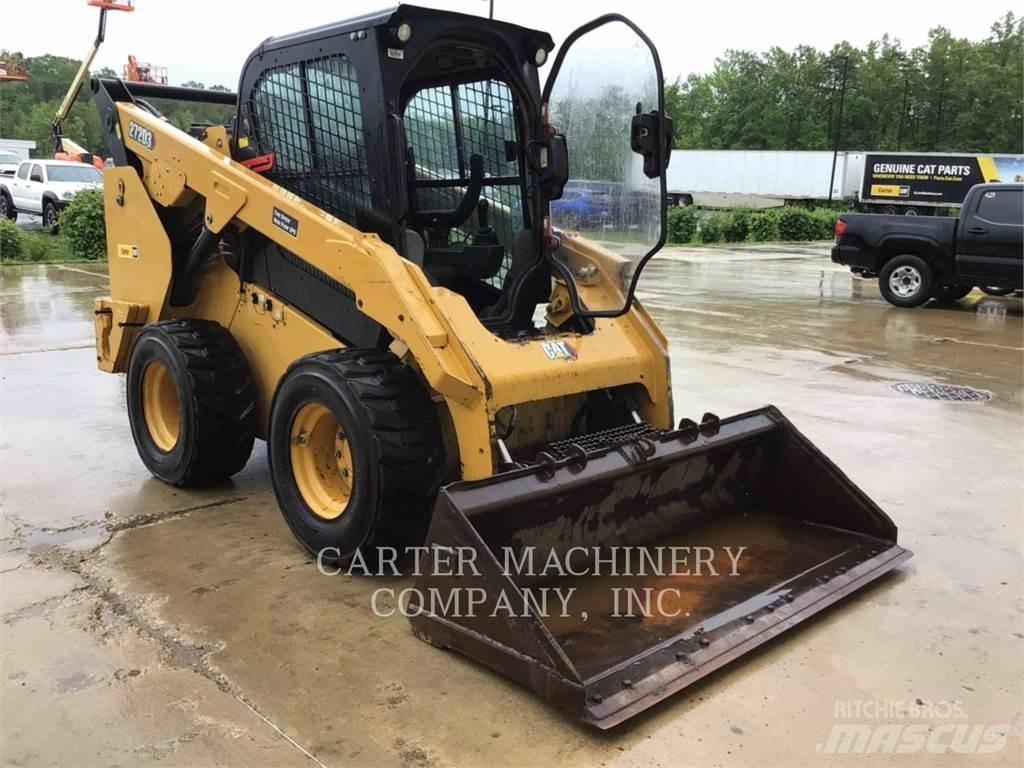 CAT 272D3 لوادر انزلاقية التوجيه
