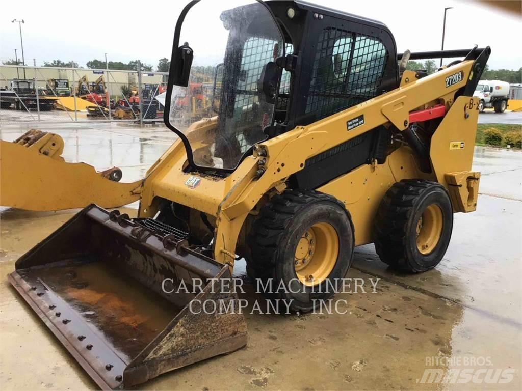 CAT 272D3 لوادر انزلاقية التوجيه