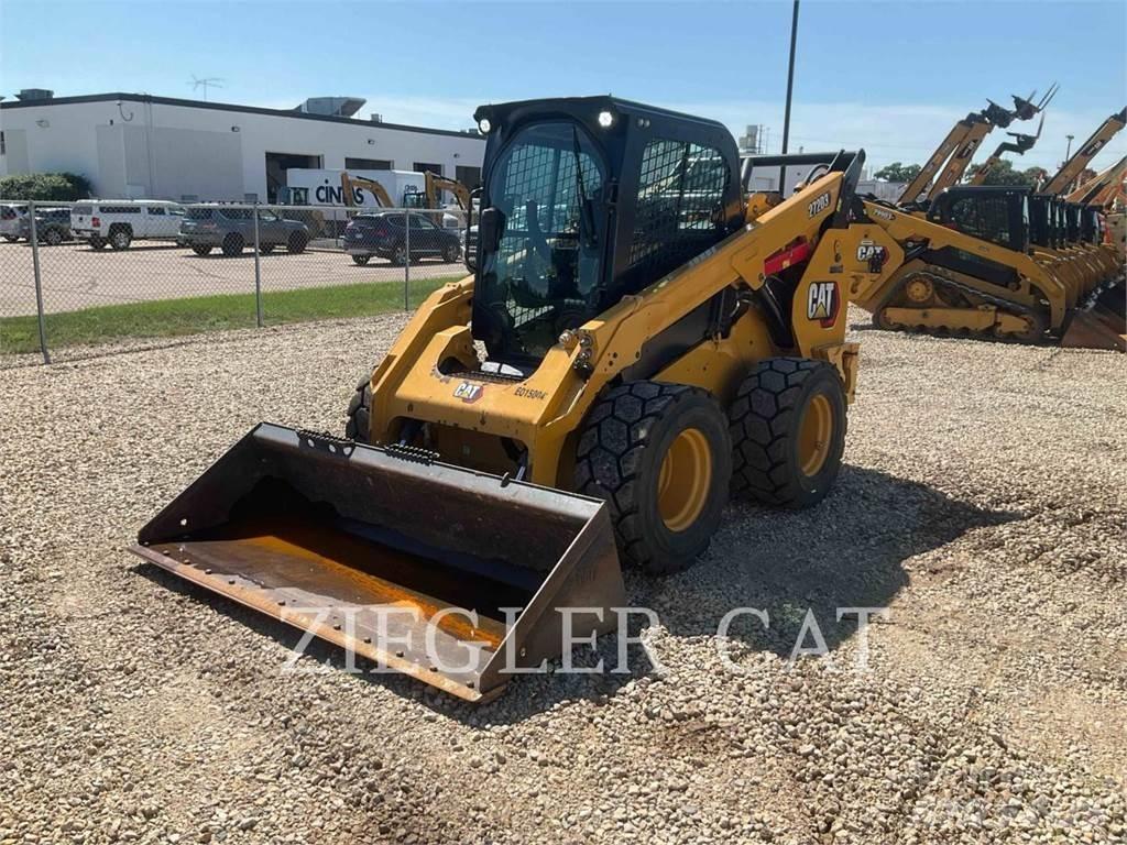 CAT 272D3 لوادر انزلاقية التوجيه