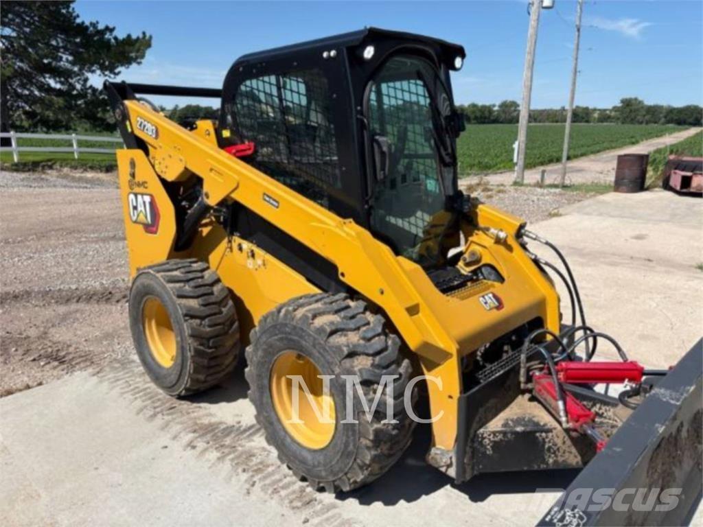 CAT 272D3 لوادر انزلاقية التوجيه