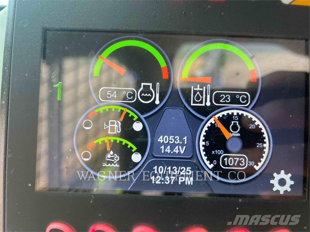 CAT 272D3 لوادر انزلاقية التوجيه