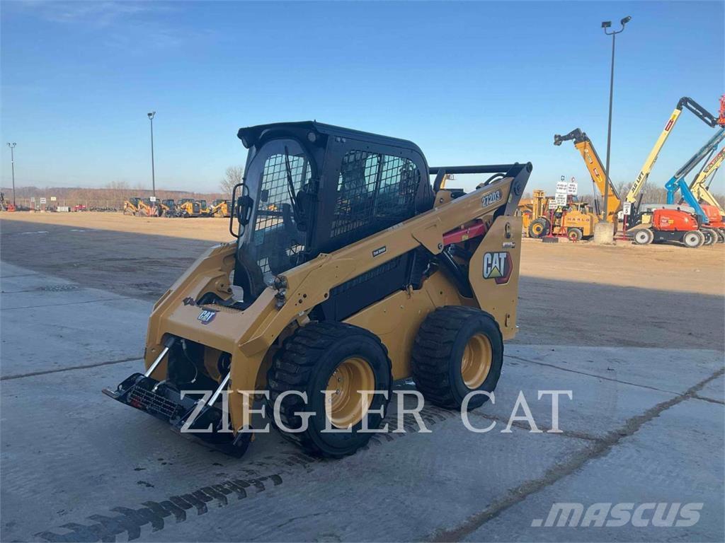 CAT 272D3 لوادر انزلاقية التوجيه
