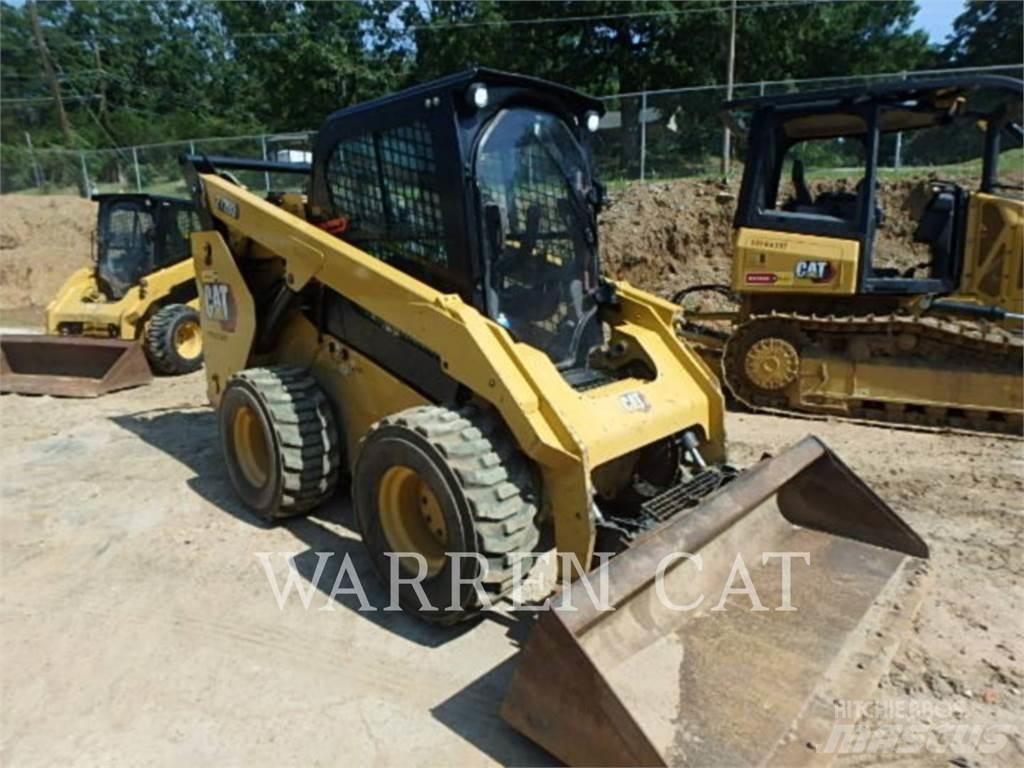 CAT 272D3 C3H1 لوادر انزلاقية التوجيه