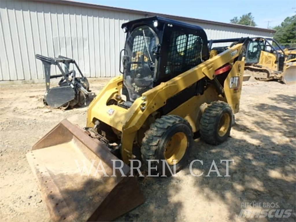 CAT 272D3 C3H1 لوادر انزلاقية التوجيه