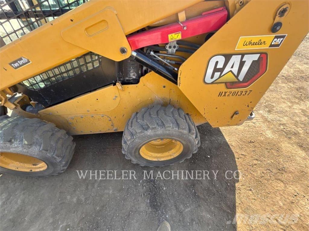 CAT 272D3 C3H2 لوادر انزلاقية التوجيه